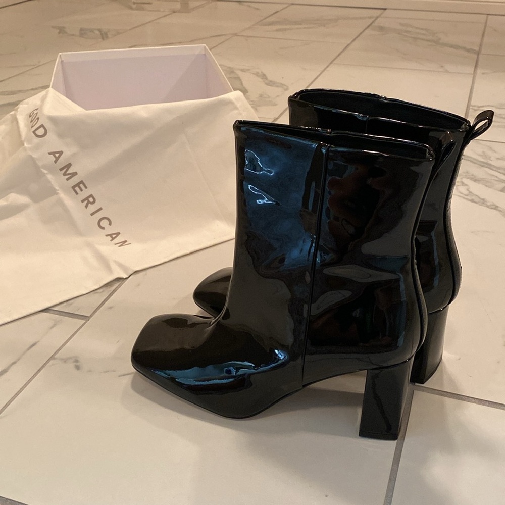 GOOD AMERICAN SQUARE TOE BOOTIE IN BLACK PATENT002